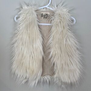 Sado fur vest